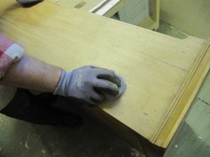 Hionta teräsvillalla ennen sellakkausta.