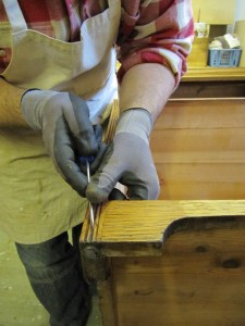 Lakan ja lian poisto urasta.