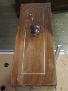 Pikkulaatikosta alkoi paljastua alkuperäinen pinta.