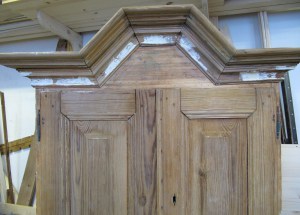 Naulan reiät kitattiin.