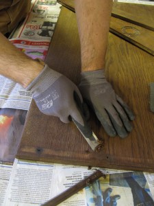 Ylimääräisen vahakitin poisto