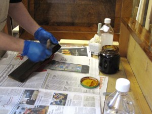 Oven viimeistely pietarin puliturilla.