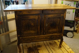 Patakaappi sellakattuna.